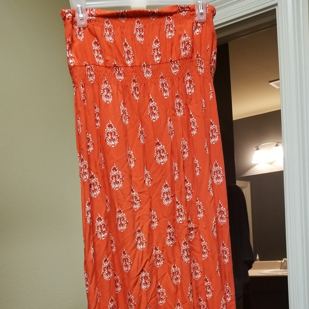 Maxi - Picture 2 of 2